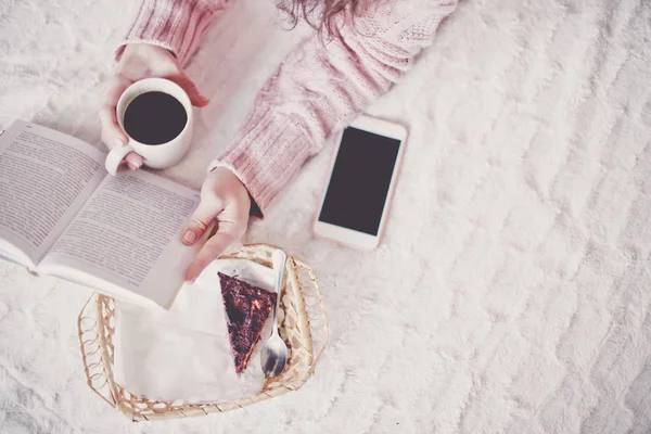 Laptoplu kahvenin üst görüntüsü