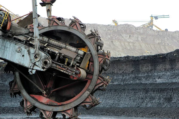 Mining machine in brown coal mine — Stock Photo, Image