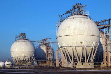 ham petrol depolama tankları petrol rafinerisi arka