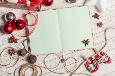 Yeni yıl partisi için hazırlanıyor