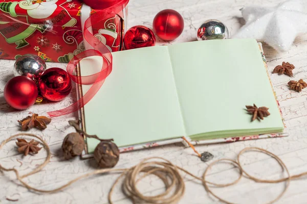 Yeni yıl partisi için hazırlanıyor