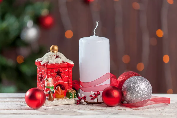 Weihnachtsdekoration auf weißem Hintergrund — Stockfoto