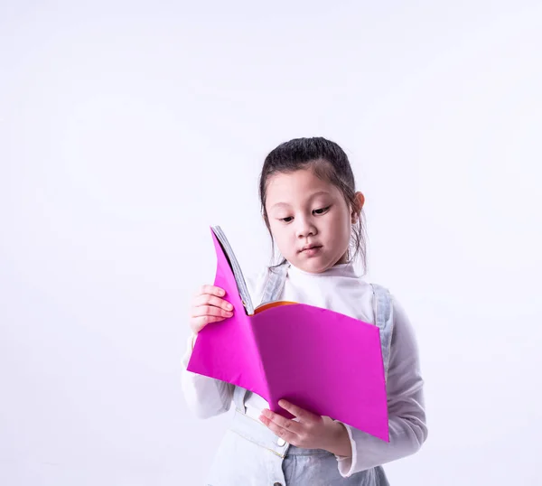 Kislány Könyvet Olvas Érdeklődő Érzés Okos Gyerekek — Stock Fotó