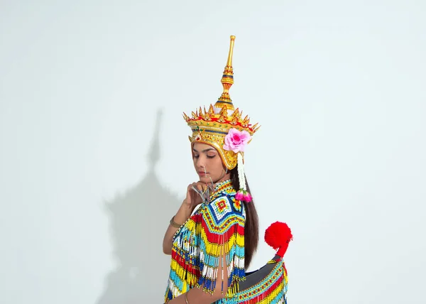 Belle Femme Portant Costume Sud Thai Tradition Mettre Une Coiffure — Photo