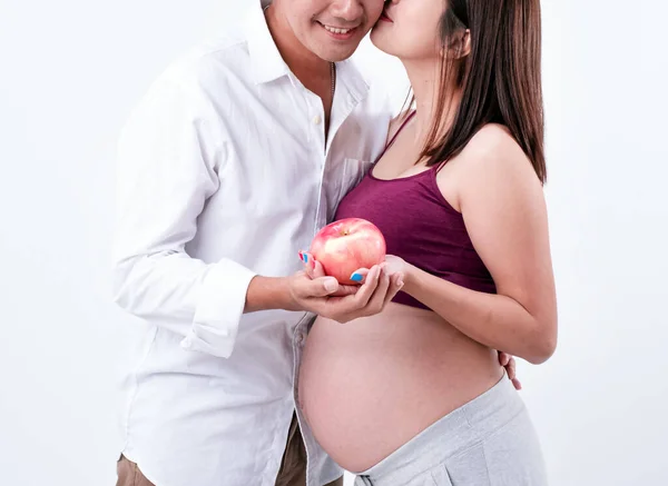 Pregnant Woman Her Husband Holding Red Apple Together Love Care — Stock Photo, Image