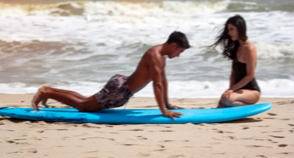 Verschwommene Bewegung Eines Jungen Gutaussehenden Mannes Der Schönheitsdame Strand Grundlegende — Stockfoto