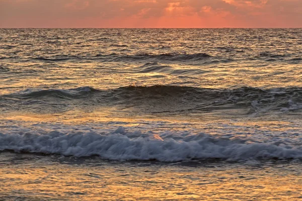 Akdeniz 'de gün batımı.