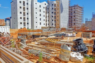 bir yerleşim bölgesinde inşaatı.