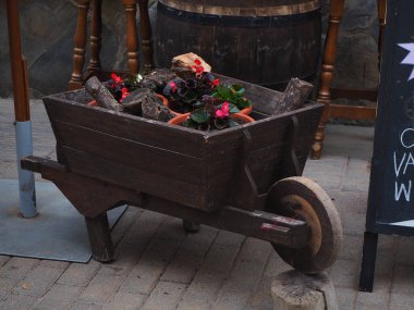 Nerja 'daki (İspanya) hediyelik eşya dükkanı. Balayı ve tatil konsepti