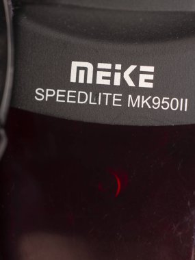 ZAMORA - İspanya - Nisan 03, 2020: meike950MKII Nikon için hızlı öncü