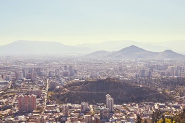 Cerro San Cristobal 'dan Santiago de Şili' nin Cerro Blanco manzarası