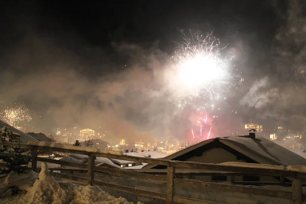 New Year's Eve Firework in Lech am Arlberg, Austrian Alps Mounta — Stock Photo, Image