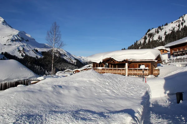 Άποψη του Αυστριακού Χιονοδρομικού Κέντρου Lech am Arlberg και Stubenbach στο — Φωτογραφία Αρχείου