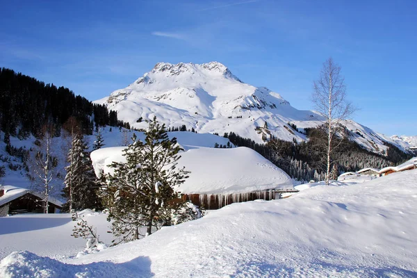 Winter at the Alps with Mountain Peak and View of Lech am Arlber — Stock Photo, Image