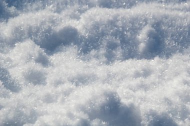 Kar Kristalleri ve Kar Taneleri Kapatın 