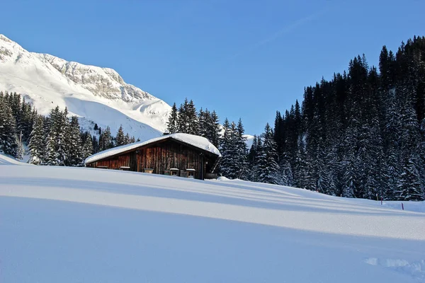 Zimní chalupa v Lech am Arlberg, Rakousko — Stock fotografie