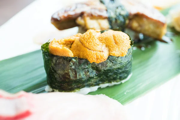 Sushi proaspăt crud — Fotografie, imagine de stoc