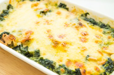 Fırında ıspanak lazanya