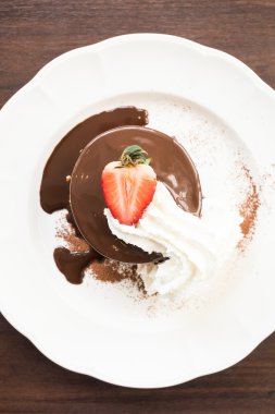 Lezzetli çikolatalı krep