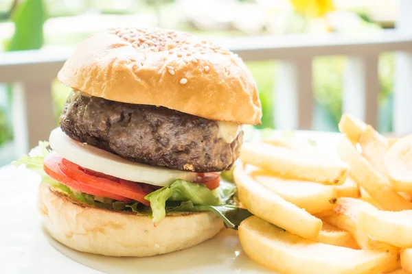 Heerlijk rundvlees hamburger — Stockfoto