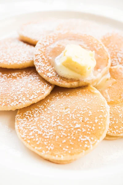Pannkaka med smör på toppen — Stockfoto