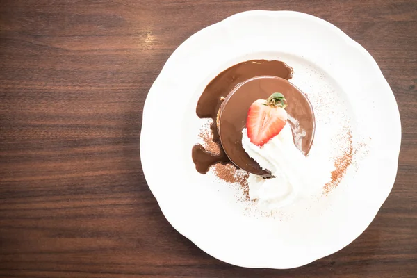 Panqueque de chocolate con fresa —  Fotos de Stock