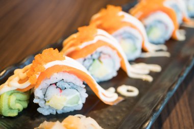 Somon suşi rulo