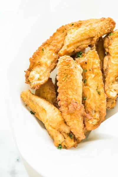 Ali di pollo croccanti fritte — Foto Stock