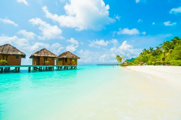 Belle île tropicale des Maldives — Photo