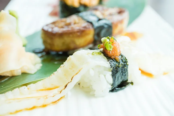 Japonés fresco sushi —  Fotos de Stock
