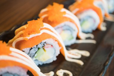 Somon suşi rulo