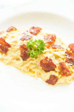 Spagetti Carbonara krem