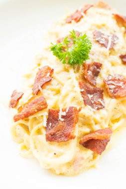 Spagetti Carbonara krem
