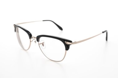 Gözlük giymek izole 