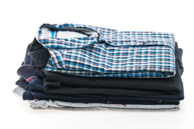 Erkek gömlek yığını