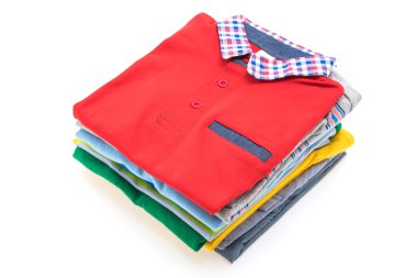 T gömlek ve polo gömlekleri yığını 