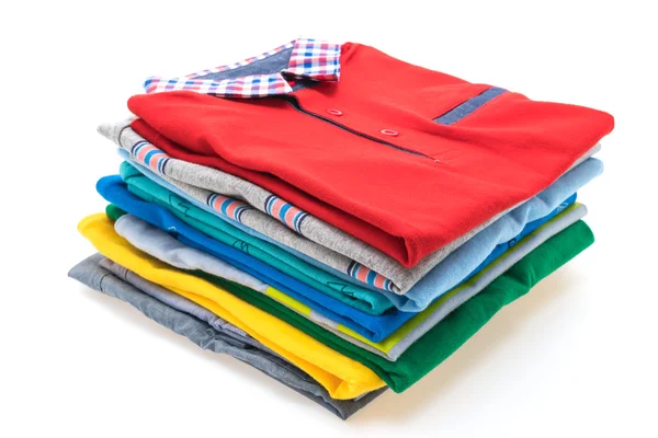 Stos T-shirty i koszulki polo — Zdjęcie stockowe