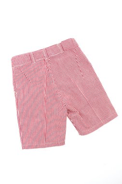 Kırmızı kısa pantolon 