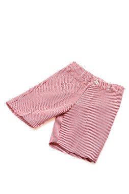 Kırmızı kısa pantolon 