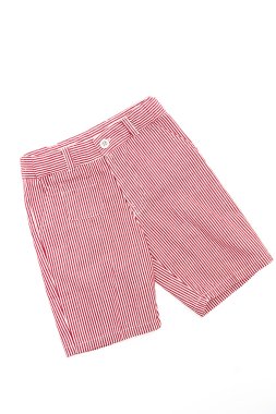 Kırmızı kısa pantolon 