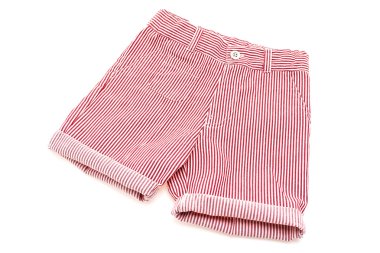 Kırmızı kısa pantolon 