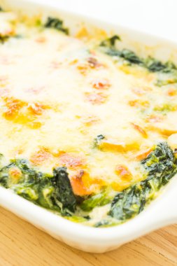 Fırında ıspanak lazanya