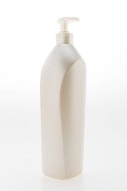 Boş kozmetik ve losyonu şişesi