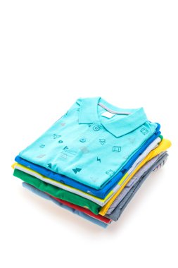 Renkli gömlek ve elbise