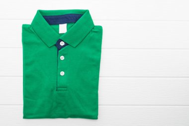 Renkli gömlek ve elbise