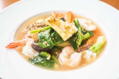 Fried Noodle ile deniz ürünleri 