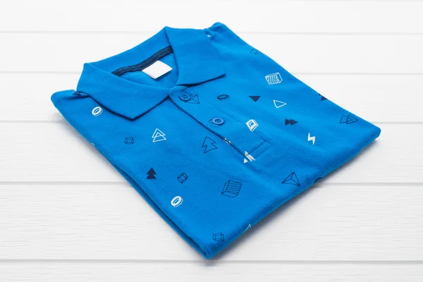 Polo shirt geïsoleerd — Stockfoto