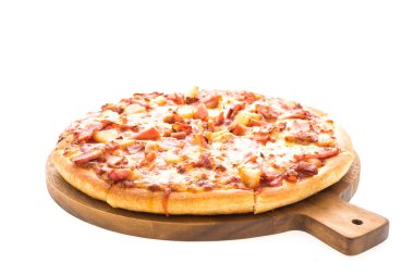 Ahşap plaka üzerinde Hawai pizza