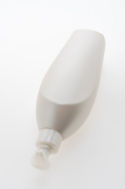 Boş kozmetik ve losyonu şişesi