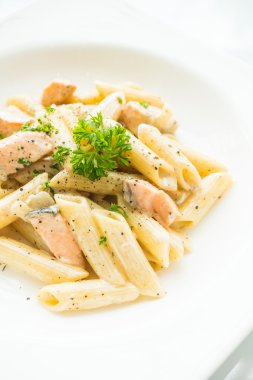 Penne carbonara makarna somon ile